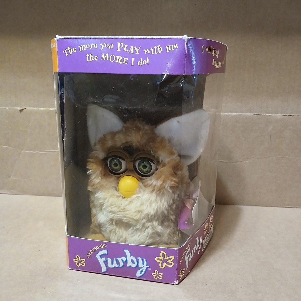 Tiger Electronics Furby Giraffe Vintage 1998 Brown Tan Green Eyes 70-800 Boxed